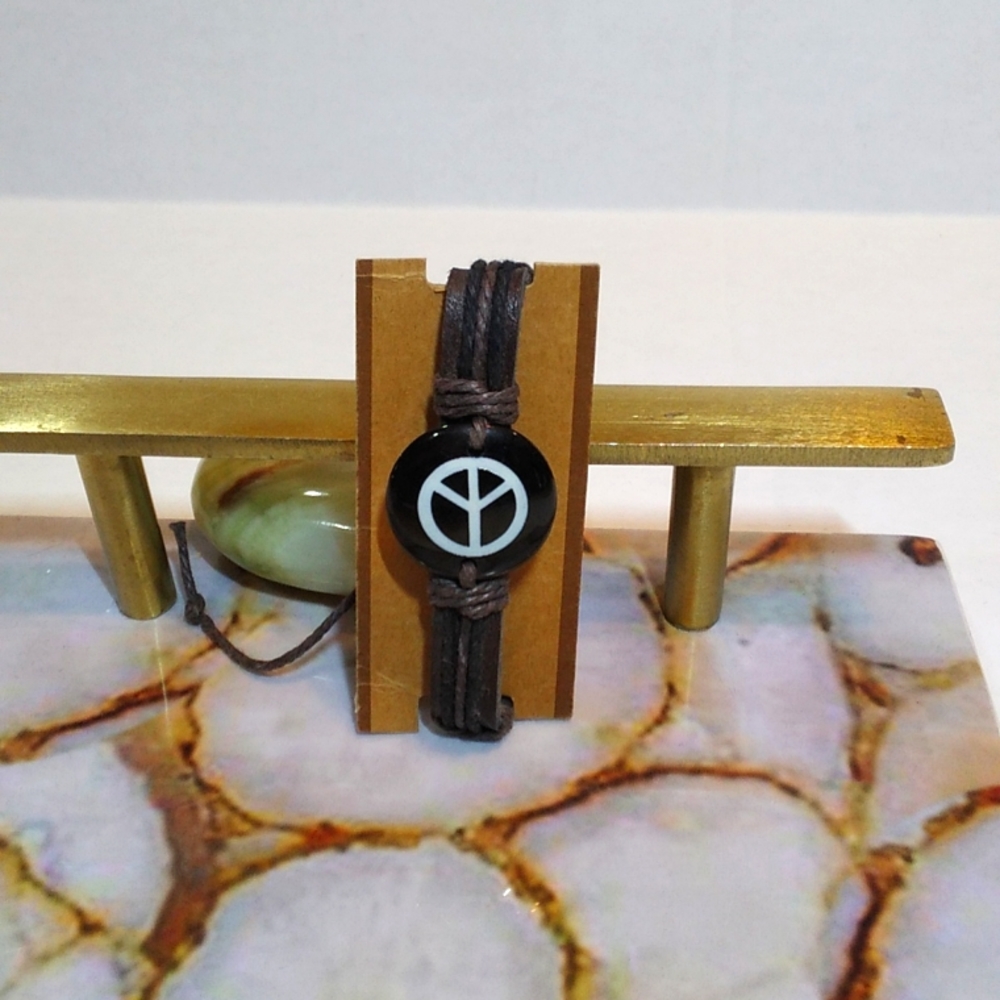 Genuine leather bracelet for men or women